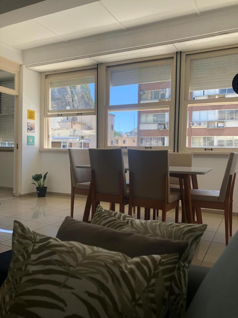 Quarto Quadruplo Em Apartamento Compartilhado * Rio de Janeiro